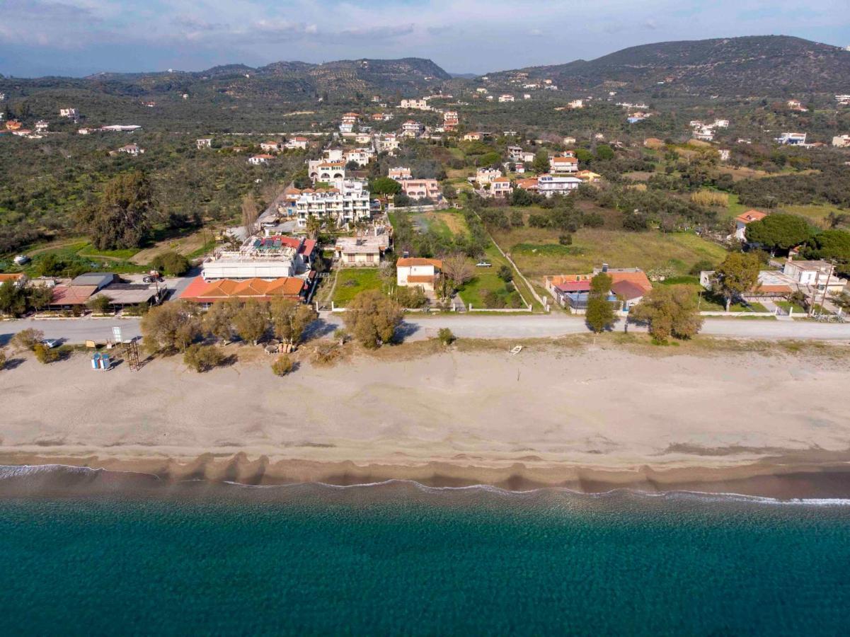 Laconian Collection Mavrovouni Beach House Gythio Esterno foto